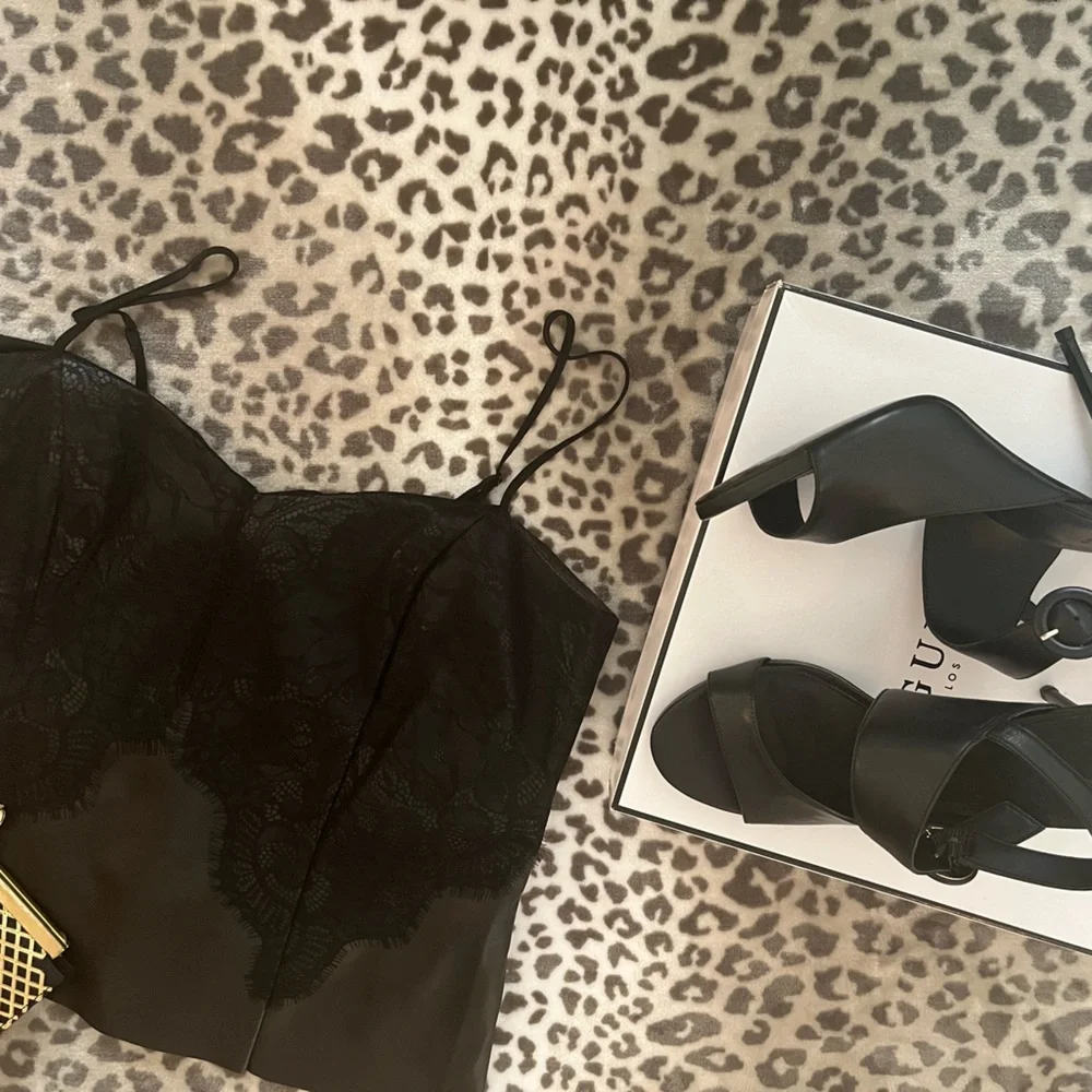 BLACK GUESS HEELS 9.5 M - Picture 4 of 11